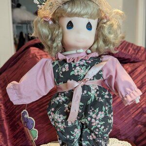 PRECIOUS MOMENTS LILY DOLL MARCH COLLECTION ORIGINAL TAG